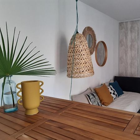 Grand Studio Avec Patio Marseille Exterior photo