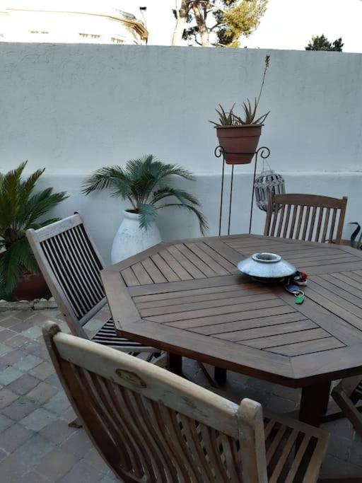 Grand Studio Avec Patio Marseille Exterior photo